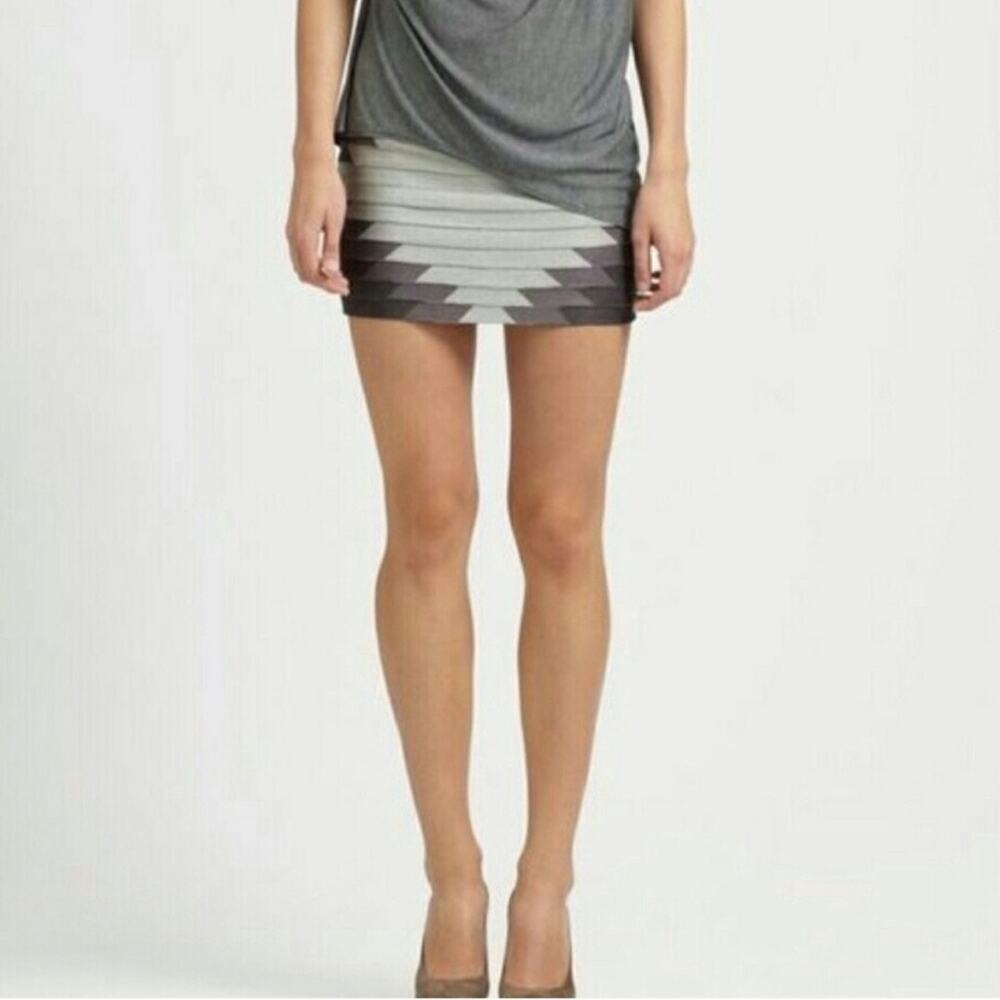 NEW Haute Hippie Gray Aztec Print Micro Mini Skirt Size Medium - Picture 3 of 10